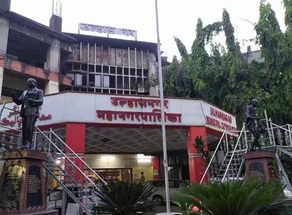 Three people of Ulhasnagar Municipal Corporation have been promoted to the post of Assistant Commissioner | उल्हासनगर महापालिकेच्या तिघांना सहायक आयुक्तपदी पदोन्नती