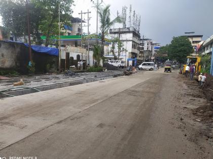 bad condition of roads in ulhasnagar while roads in ward no 17 are shiny maximum fund of 25 crores | उल्हासनगरात रस्त्याची दुरावस्था तर प्रभाग क्रं-१७ मधील रस्ते चकाचक, २५ कोटीच्या निधीची कमाल