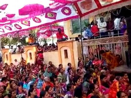 Chhappanbhog program in Kanubai Mata temple at Umbarkhed in Chalisgaon taluka | चाळीसगाव तालुक्यातील उंबरखेड येथे कानुबाई माता मंदिरात छप्पनभोग कार्यक्रम