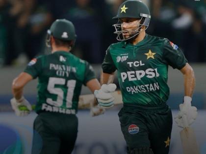 Asia Cup 2025 Mohammad Haris Sahibzada Farhan Not Change Strike Umpires Massive Blunder Pakistan vs Oman Clash In Asia Cup 2025 | PAK vs OMAN : पाक फलंदाजांनी ओमान संघासह पंच अन् सामनाधिकाऱ्यांना गंडवलं; नेमकं काय घडलं?