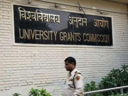 How can the university 'default' despite being appointed Lokpal? GC has put three universities of Nagpur in the list of 'defaulters' | लोकपाल नियुक्त होऊनही विद्यापीठ ‘डिफॉल्टर’ कसे? जीसीने नागपूरच्या तीन विद्यापीठांना टाकले ‘डिफॉल्टर’च्या यादीत