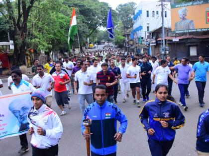 Kolhapurkar ran a message of national unity and integrity | राष्ट्रीय एकता,अखंडतेचा संदेश देत धावले कोल्हापूरकर