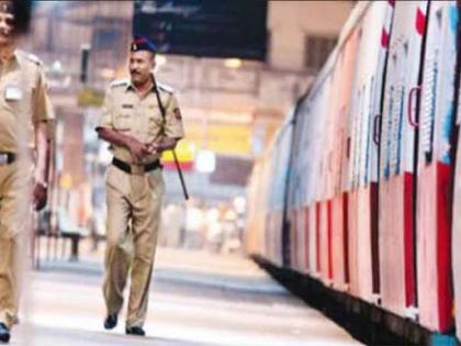 Seven thousand passengers are protected by a police; Thane Lohmar police station to Kalamboli | सात हजार प्रवाशांची सुरक्षा एका पोलिसावर; ठाणे लोहमार्ग पोलिसांची हद्द कळंबोलीपर्यंत