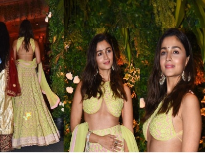 Alia Bhatt gets trolled for her hot blouse at Anushka Ranjan-Aditya Seal sangeet | उलटं ब्लाऊज घातलंस का? आलिया भटच्या ‘फॅशन’ची नेटकऱ्यांनी उडवली खिल्ली