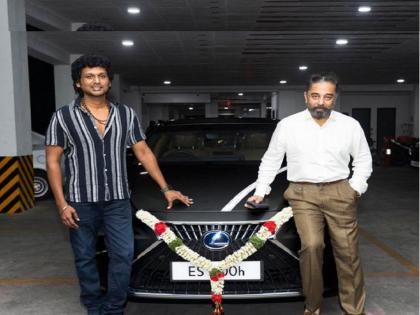 kamal haasan gifted luxurious laxus car to directors of Vikram gifts swanky new bikes to 13 ADs | Vikram : कमल हासन खुश्श! दिग्दर्शकाला भेट दिली लक्झरी कार,13 सहायक दिग्दर्शकांना दिलं खास गिफ्ट