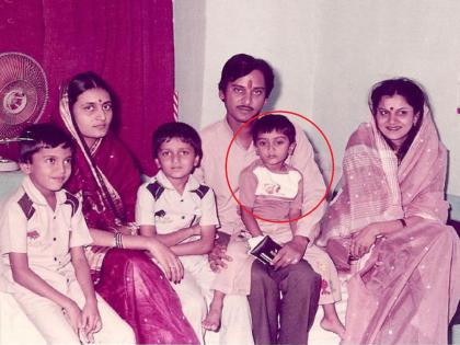 riteish deshmukh childhood photo with family viral | Guess Who : या फॅमिली फोटोतील बाबांच्या मांडीवर बसलेल्या अभिनेत्याला ओळखलंत?