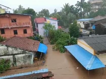 Raigad: Due to heavy rain, many roads in Uran under water, many villages, rain water in houses | Raigad: मुसळधार पावसामुळे उरणमधील अनेक रस्ते पाण्याखाली,अनेक गावात, घरात पावसाचे पाणी