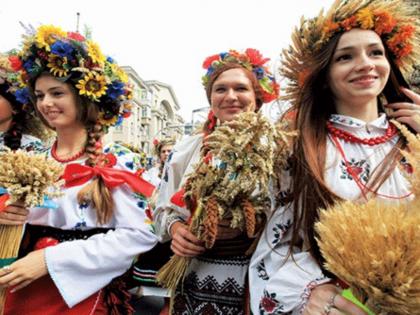 Ukraine country of beautiful girls | सध्या चर्चेत असलेला युक्रेन हा सुंदर तरुणींचा देश म्हणून ओळखला जातो, यामागे आहे रंजक कारण