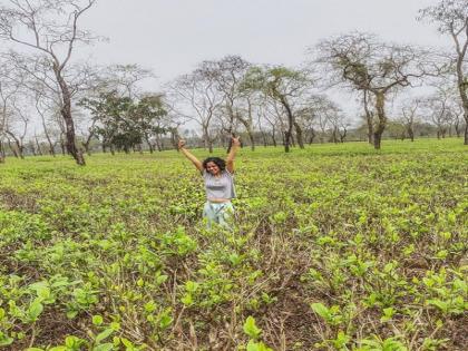 urmila nimbalkar travelling to aasam shares picture from tea garden | चहाच्या मळ्यात रमली ही अभिनेत्री, सोशल मीडियावर शेअर केली पोस्ट