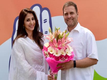 Urmila Matondkar joins Congress in presence of party President Rahul Gandhi | उर्मिला मातोंडकर यांचा काँग्रेसमध्ये प्रवेश; उत्तर मुंबईतून लोकसभा लढणार?