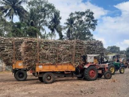 Sugarcane transporters cheated by the police of Rs 1500 crores says Raju Shetty | ऊस वाहतूकदारांची मुकादमांकडून १५०० कोटींची फसवणूक : राजू शेट्टी