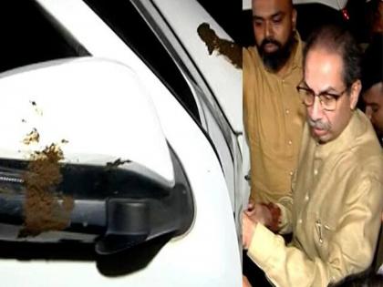 The tension increased! Dung and bangles thrown at Uddhav Thackeray vehicle, MNS aggressive | तणाव वाढला! ठाण्यात मनसेचा राडा; उद्धव ठाकरेंच्या वाहनावर शेण अन् बांगड्या फेकल्या