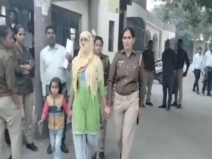 Uttar Pradesh's Sambhal district court has sentenced a wife to life imprisonment for killing her husband by pouring petrol on him  | नवरा काळा असल्याने बायकोने पेट्रोल ओतून जाळले; न्यायालयाने सुनावली जन्मठेपेची शिक्षा