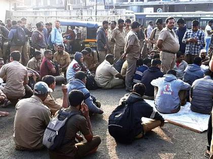 Transport ends next day; The participation of 19 workers | परिवहनचा संप दुसऱ्या दिवशीही सुरू; ९०० कामगारांचा सहभाग