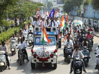 'Elections have been taken in the hands of the people, so anyone can come forward' Bapu Pathare filled the nomination form. | 'निवडणूक जनतेने हातात घेतलीये, त्यामुळे समोर कुणीही येऊ देत' बापू पठारेंनी भरला उमेदवारी अर्ज