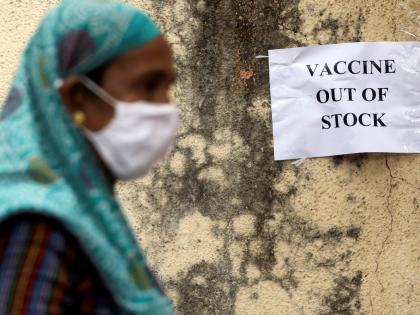 The country needs 122 crore doses of vaccine | लसीच्या १२२ कोटी मात्रांची देशाला गरज, केंद्राचे न्यायालयात प्रतिज्ञापत्र