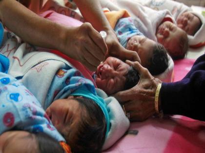 Alert ; Vaccination of children reduces by 40% percent due to Corona | धोक्याची घंटा; कोरोनामुळे लहान मुलांच्या लसीकरणात ४० टक्क्यांनी घट ; जगभरात केलेल्या सर्वेक्षणातून माहिती समोर  