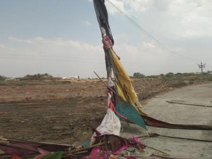 In the whirlwind the sail along with the sail flew in the air a little girl was tragically killed nearby | वावटळीत पालासह झाेळी हवेत उडाली, जवळ्यात चिमुरडीचा गेला दुर्देवी बळी