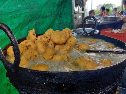 Apart from frying the vada pav they put a kadai in the head Husband seriously injured | वडापाव तळायचे सोडून चक्क कढईच घातली डोक्यात; पती गंभीर जखमी