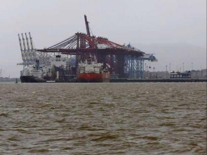 It is dangerous to hand over the port to Adani says mp rajendra gavit | वाढवण बंदर अदानींकडे सोपवणे धोकादायक; राजेंद्र गावित यांचे वक्तव्य