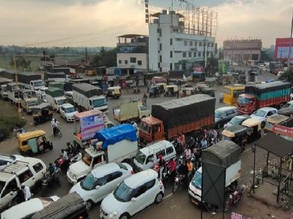 No bypass road, no access to the city; Dilemma of heavy vehicles in Kolhapur | ना बाह्यवळण रस्ता, ना शहरात प्रवेश; कोल्हापुरात अवजड वाहनधारकांची कोंडी