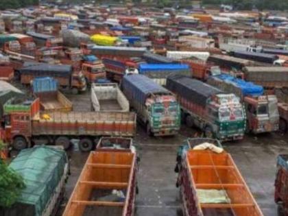 Transporters' strike called off; 80 percent demands accepted, | वाहतूकदारांचा संप मागे; ८० टक्के मागण्या मान्य, ई-चलानचा दंड तसेच ९० दिवसांपेक्षा जास्त जुने चलानही रद्द Transporters' strike called off; 80 percent demands accepted, | वाहतूकदारांचा संप मागे; ८० टक्के मागण्या मान्य, ई-चलानचा दंड तसेच ९० दिवसांपेक्षा जास्त जुने चलानही रद्द