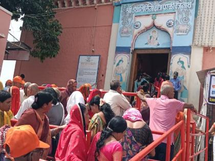 For the third day in a row, devotees thronged to darshana Vaidyanatha jyotirlinga | सलग तिसऱ्या दिवशी वैद्यनाथच्या दर्शनासाठी भाविकांचे गर्दी उसळली