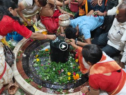 Today is the fourth Shravan Somavar; Spontaneous rush of devotees from abroad to see Vaidyanath | आज चौथा श्रावण सोमवार; वैद्यनाथांच्या दर्शनासाठी परराज्यातील भाविकांची उत्स्फूर्त गर्दी