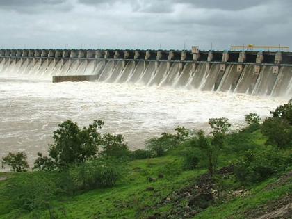 discharge of 10 thousand cumex water in vainganga gadchiroli | वैनगंगेत १० हजार क्युमेक्स पाण्याचा विसर्ग; नदीकाठच्या गावांना सतर्कतेचा इशारा