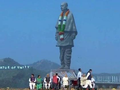 Marathi name dropped in 'Statue of Unity's board; Mistakes in Tamil, Urdu names | 'स्टॅच्यू ऑफ युनिटी'त मराठी भाषेला डावललं; तमीळ, उर्दू नावांमध्येही चुका