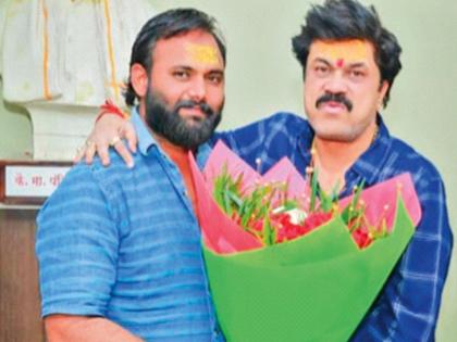Valmik Karad's colleague Gotya Gitte has been charged with 43 serious crimes; still police have not found him | वाल्मीक कराडचा सहकारी गोट्या गित्तेवर ४३ गंभीर गुन्हे; तरीही पोलिसांना सापडेना Valmik Karad's colleague Gotya Gitte has been charged with 43 serious crimes; still police have not found him | वाल्मीक कराडचा सहकारी गोट्या गित्तेवर ४३ गंभीर गुन्हे; तरीही पोलिसांना सापडेना
