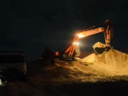 Nagpur: Tamarinds are erected in the city with stolen sand! Pavani sand theft den of Bhandara district | Nagpur: चोरीच्या वाळूने शहरात उभारले जाताहेत इमले! भंडारा जिल्ह्यातील पवनी रेती चोरीचा अड्डा