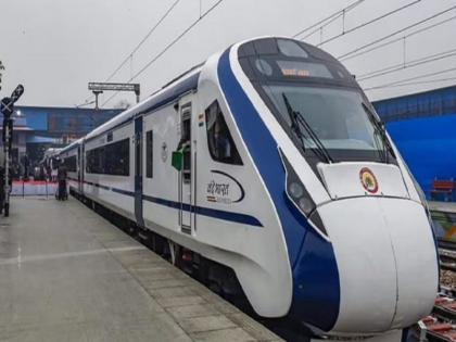 Vande Bharat Express to break dream of travel in Maharashtra There is no track to run | महाराष्ट्रात वंदे भारत एक्सप्रेस धावण्यासाठी योग्यतेचा ट्रॅकच नाही; वेगवान रेल्वे प्रवासाचे स्वप्न भंगणार