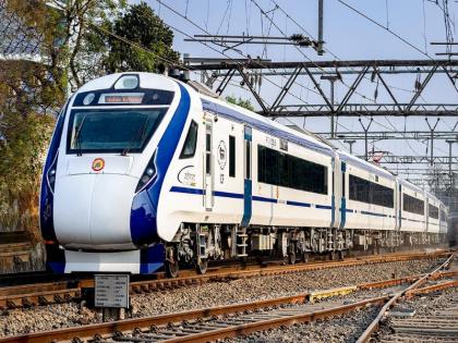 Vande Bharat Railway is well liked by passengers Earned a revenue of around 4 crores | Vande Bharat Express: वंदे भारत रेल्वेला प्रवाशांची चांगलीच पसंती; तब्बल ४ कोटींचा महसूल प्राप्त