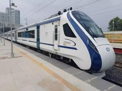 Pune-Nagpur 'Vande Bharat' preferred by passengers, benefits 5 thousand passengers, income of Rs 67 lakhs to the railways | Vande Bharat Express: पुणे-नागपूर ‘वंदे भारत’ला प्रवाशांची पसंती, ५ हजार प्रवाशांना लाभ, ६७ लाखांचे रेल्वेला उत्पन्न Pune-Nagpur 'Vande Bharat' preferred by passengers, benefits 5 thousand passengers, income of Rs 67 lakhs to the railways | Vande Bharat Express: पुणे-नागपूर ‘वंदे भारत’ला प्रवाशांची पसंती, ५ हजार प्रवाशांना लाभ, ६७ लाखांचे रेल्वेला उत्पन्न
