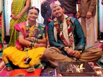 Varad Chavan Adkal in the wedding, see his wedding photos | वरद चव्हाण अडकला लग्नबंधनात, पाहा त्याच्या लग्नाचे फोटो