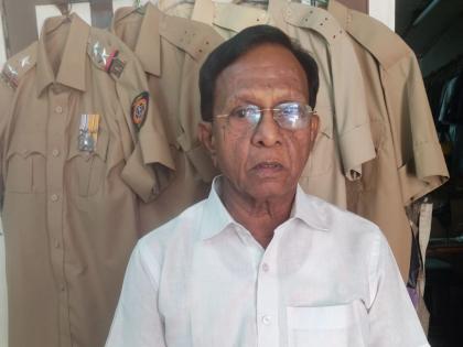 Khaki Shankaracharya shankar asaram mali stich uniform for police | ‘खाकी’च्या शंकराचार्याने शिवला ऋणानुबंधाचा झेंडा!