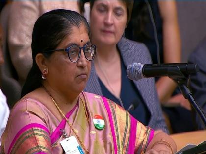 Video: Varsha Deshpande speech in Marathi at a United Nations Population Award event | Video: संयुक्त राष्ट्राच्या कार्यक्रमात खणखणीत मराठीत भाषण; वर्षा देशपांडे यांचं होतंय कौतुक