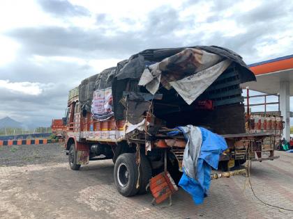 Warakari truck crashes on Pune Bangalore highway, one killed; Five injured | साताऱ्याजवळ वारकऱ्यांच्या ट्रकला अपघात, सांगलीतील एकजण ठार; आठवड्यातील दुसरी घटना