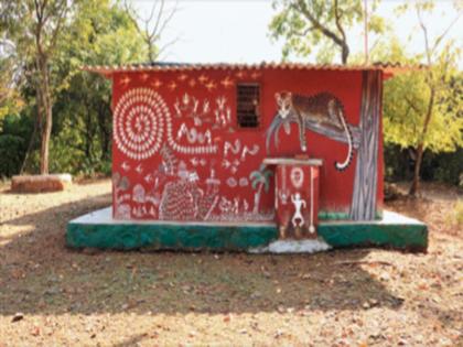 Warli, a record of 150 temples dedicated to his tiger | वारली, त्यांच्या वाघोबाला समर्पित १५० देवस्थानांची नोंद