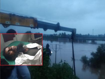 The driver of the car that crashed in the Warna riverbed was found after six days | Kolhapur: वारणा नदीपात्रात कोसळलेल्या कारचा चालक सुखरुप, तब्बल सहा दिवसांनी लागला शोध