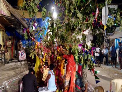 Vesava Koliwada Holi Festival Celebration | Video - 'आमच्या दाराशी हाय शिमगा', वेसाव्यातील होळीची आगळी वेगळी परंपरा