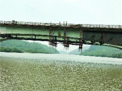 Old Varsova Bridge Will Be Wet Tasting; The bridge closed for the bridge on September 19 | जुन्या वरसोवा पुलाची होणार वेट टेस्टिंग; १९ सप्टेंबरला पूल वाहतुकीसाठी बंद