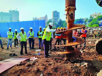 Pile work on the Bandra-Versova Sealink route is completed | वांद्रे-वर्सोवा सीलिंक मार्गिकेच्या १४ पाईलचे काम झाले पूर्ण