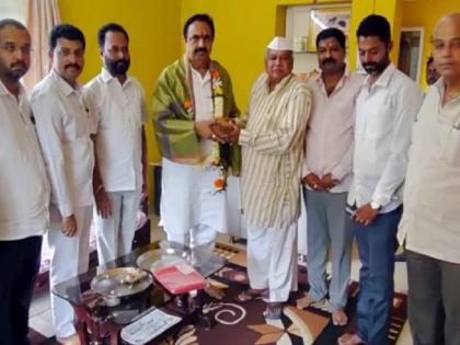 Shock to Congress in Sangli district, Sampatrao Mane heirs join NCP | सांगली जिल्ह्यात काँग्रेसला धक्का, संपतराव माने यांच्या वारसदारांच्या हाती ‘घड्याळ’