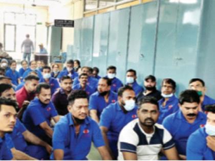 The agitation of the contract workers of the municipal hospital in Vashi, the contractor reduced the sanugrah grant | पालिकेच्या वाशी रुग्णालयातील कंत्राटी कामगारांचे आंदोलन, ठेकेदाराने सानुग्रह अनुदान कमी दिले