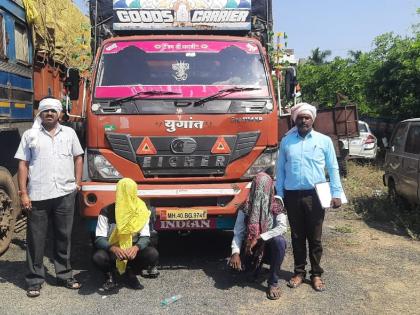 cruel traffickers of beef on radar for action liberation of 26 animals in washim district in five days | गोवंशाची निर्दयतेने वाहतूक करणारे कारवाईच्या ‘रडार’वर