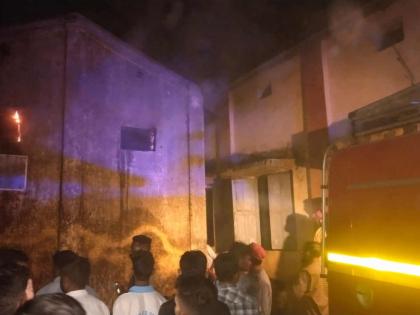 Fire at Risod Panchayat Samiti's old building, agriculture department documents burnt | रिसोड पंचायत समितीच्या जुन्या इमारतीला आग, कृषी विभागाचे दस्तऐवज जळून खाक