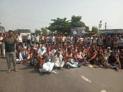 Roadblock for the demand of farmers in washim | स्वाभिमानीचे शेतकऱ्यांच्या मागण्यांसाठी रास्तारोको आंदोलन