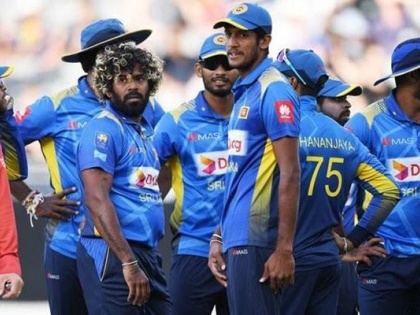 Sri Lanka cricket big earthquake; Dismissed the entire coaching team, including the main coach | श्रीलंकेच्या क्रिकेटमध्ये मोठा भूकंप; प्रशिक्षकांसह पूर्ण संघालाच केले बरखास्त
